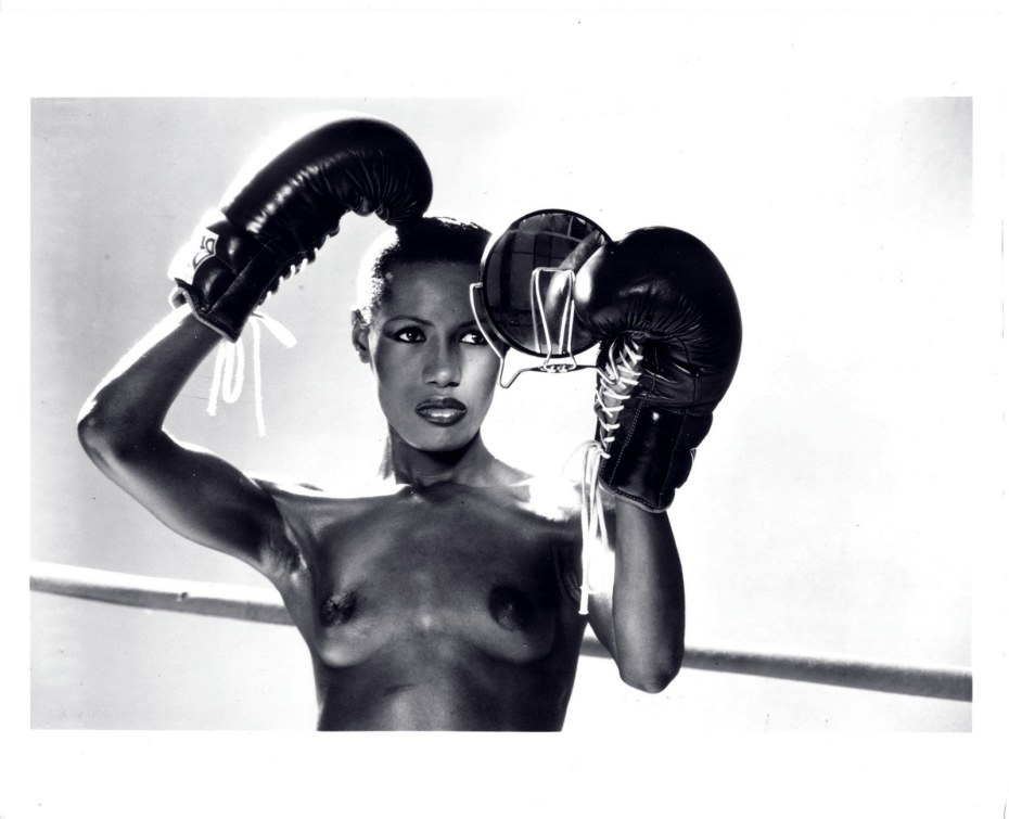 Певица Грейс Джонс голая