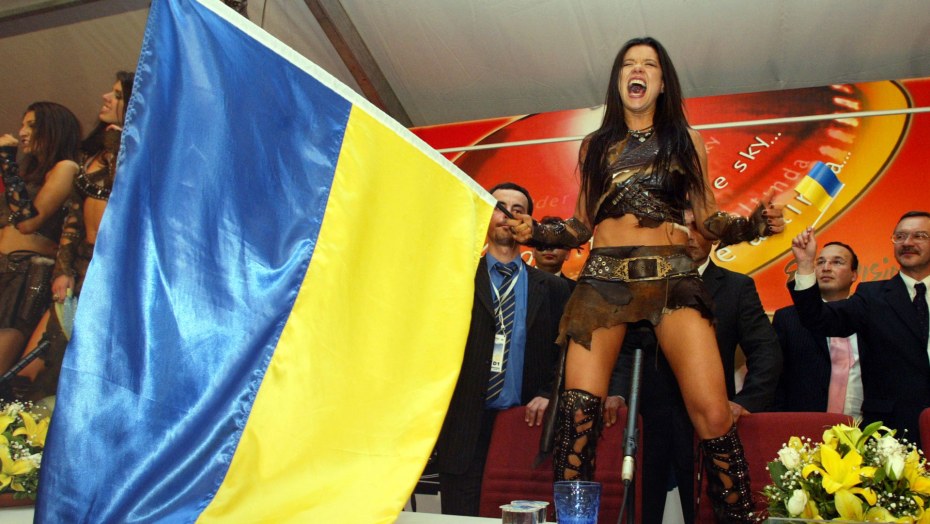 Руслана Лыжичко на снегу