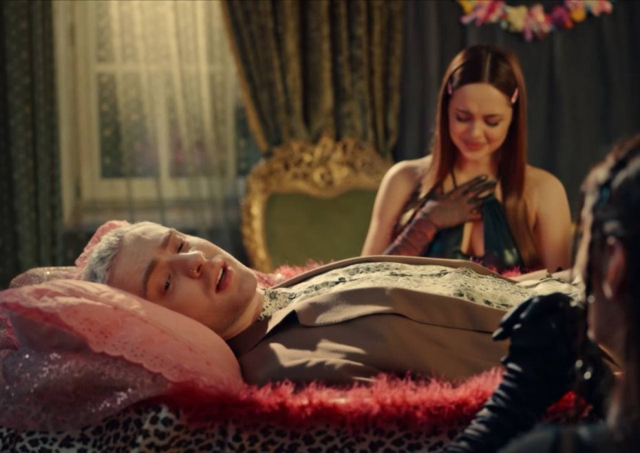 Крид и карнавал клип