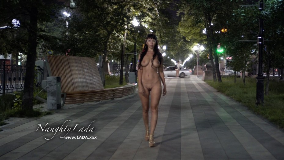 Naughty Lada эксгибиционизм