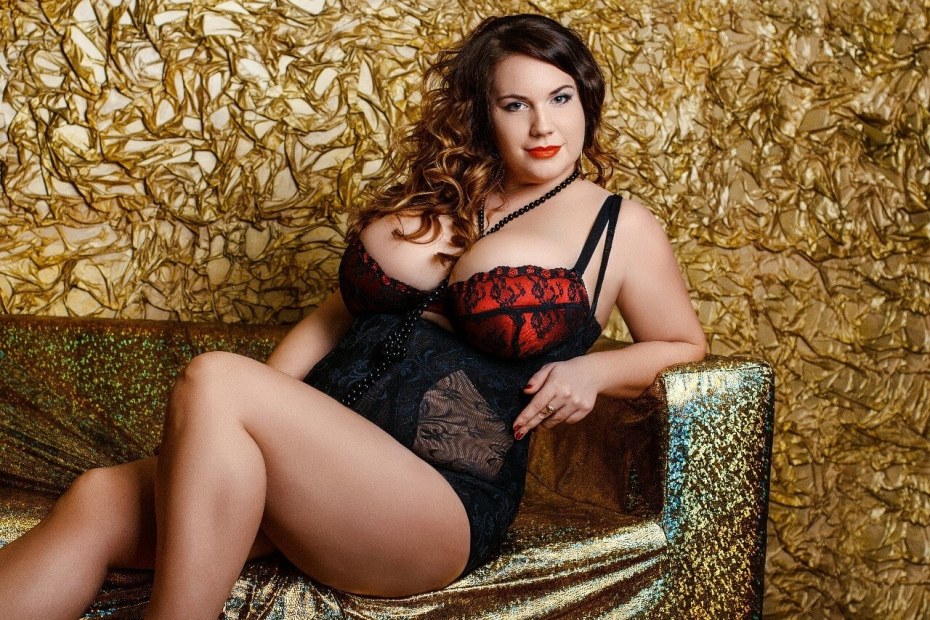 Алиса Зеркалова модель плюс сайз