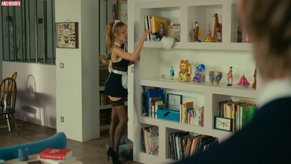 Элоди фонтан голая грудь