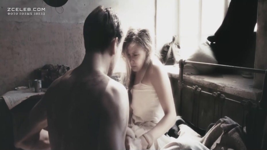 Виктория Романенко сиськи в фильме