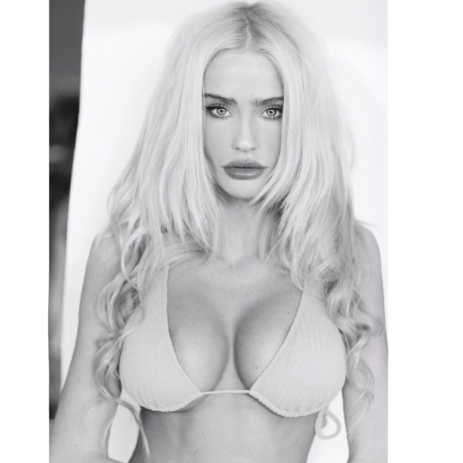 Модель Kriss Kiss onlyfans