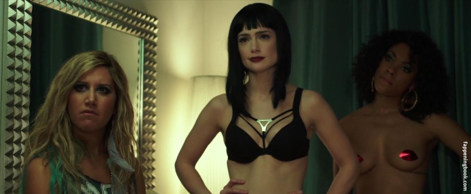 Актриса Джанет Ганн nude