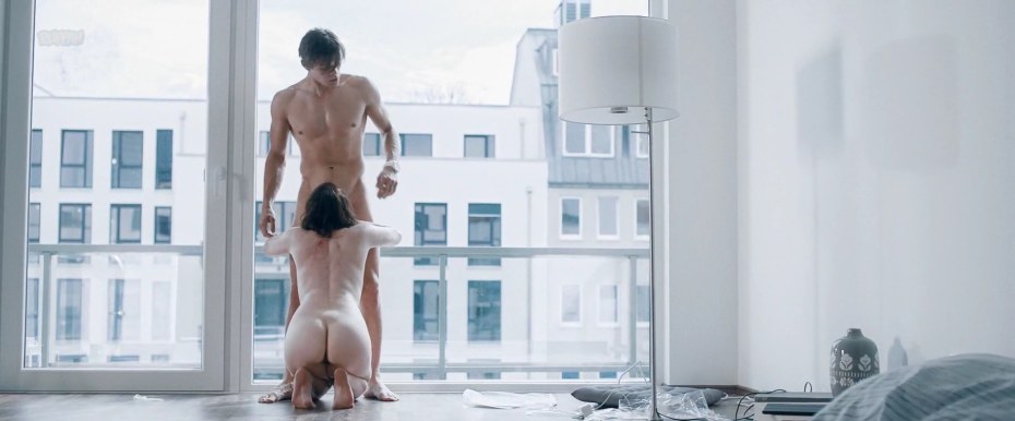 Актриса Мария Белло голая