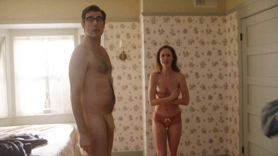 Мора Тирни в купальнике