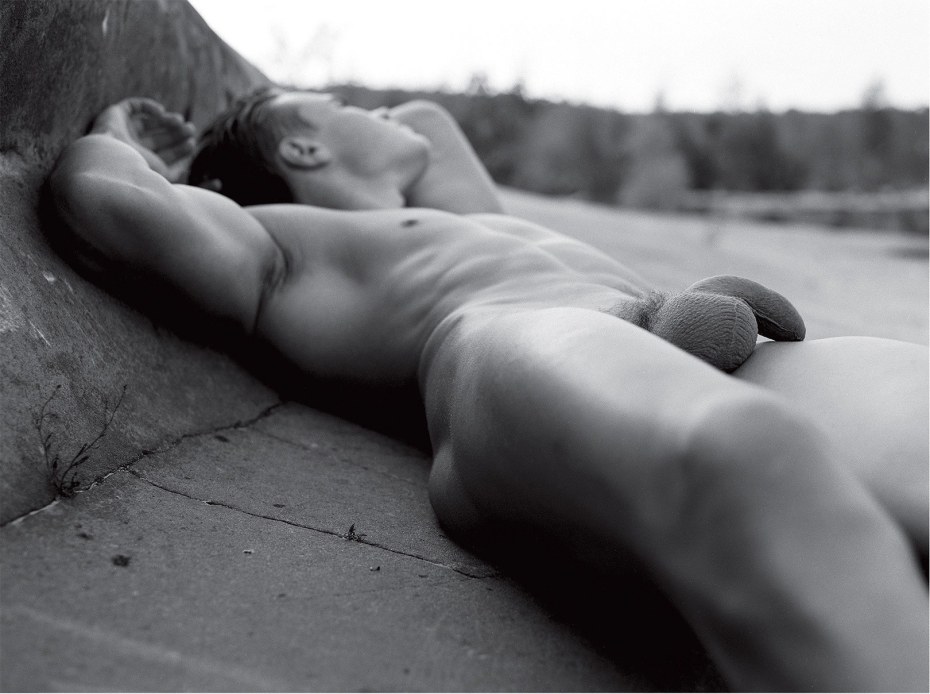 Голые женщины и мужчины полностью