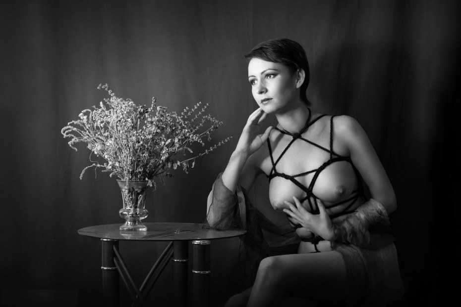 Художник Хавьер Арисабало ню