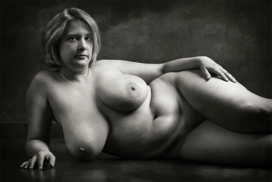 Две голые бабы в возрасте