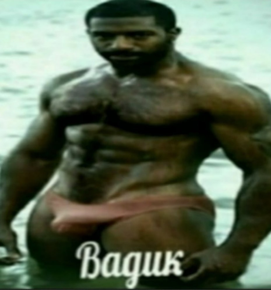 Учебник купил по одинаковой