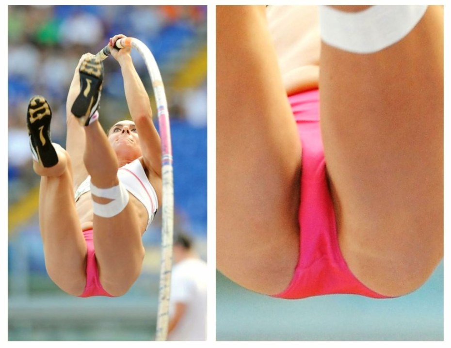 Голые гимнастки тренируются