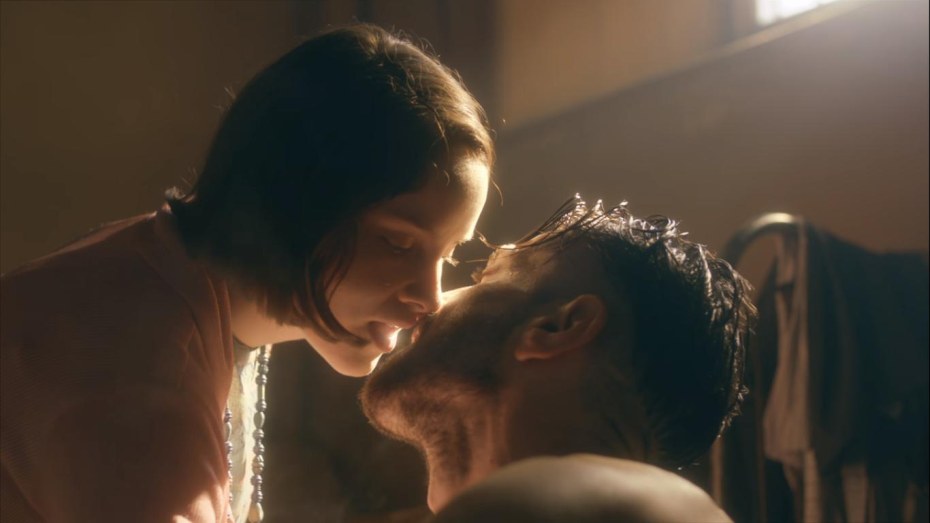 Ищнасилование Лары Крофт