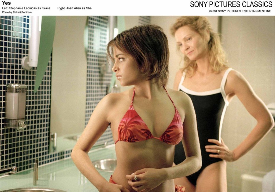 Джорджина Лиминг в голой сцене