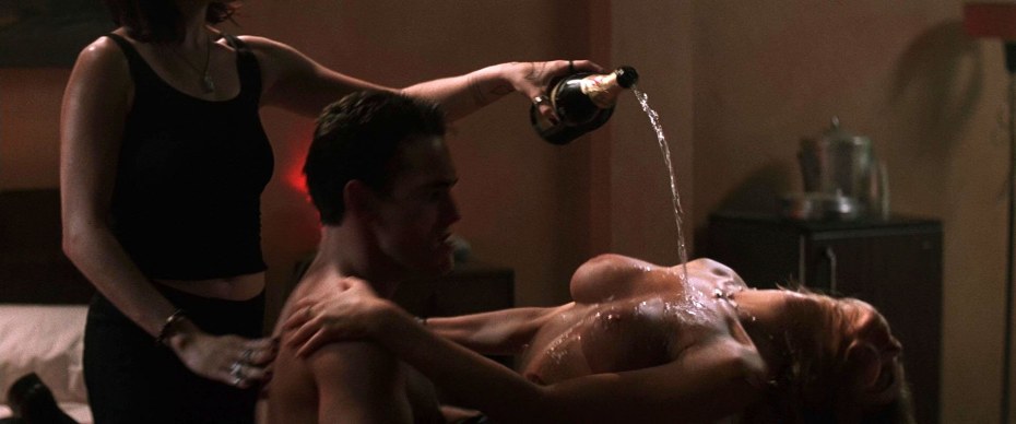 Дикость (1998) нив Кэмпбелл и Дениз Ричардс