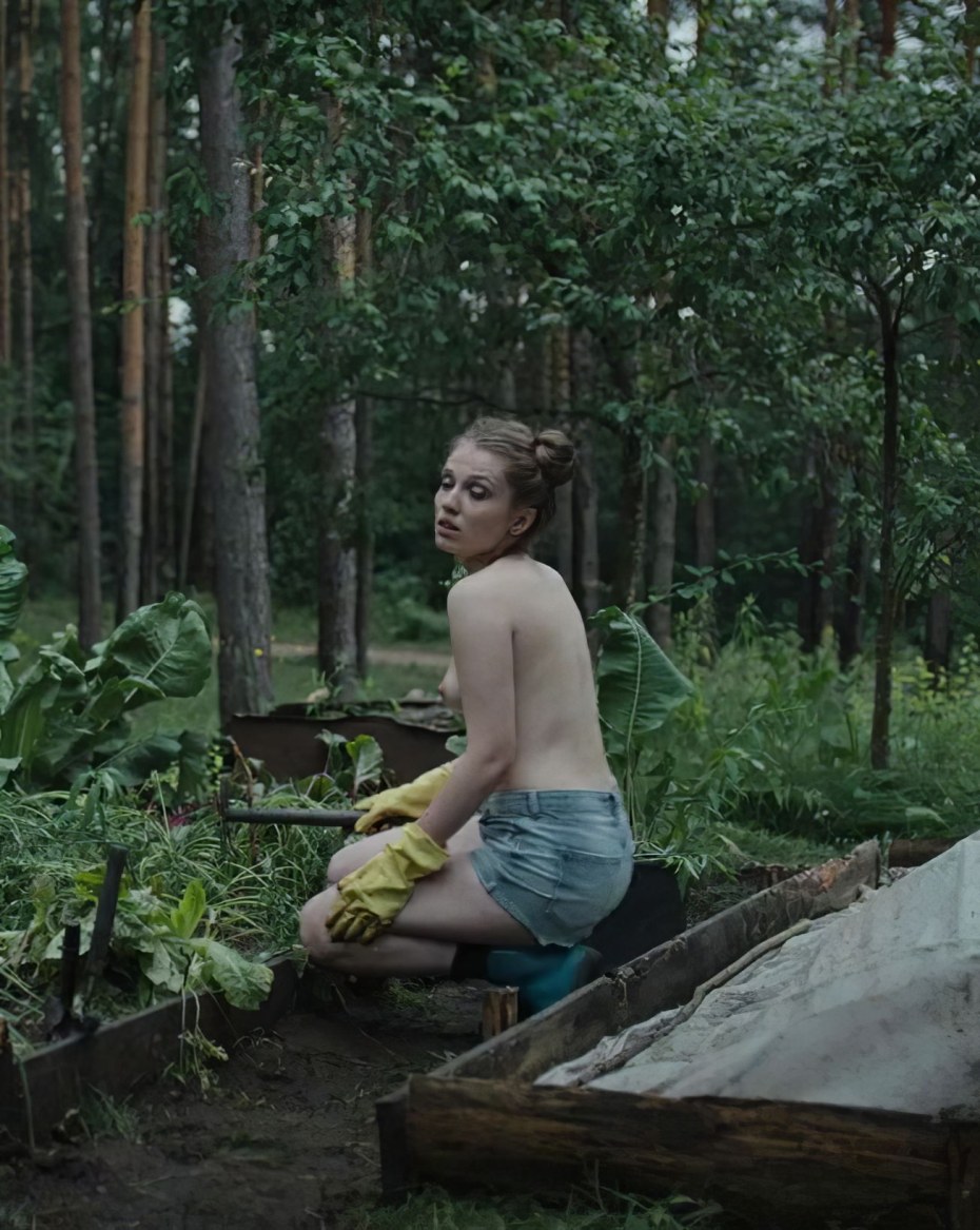 Вероника Мохирева топлес