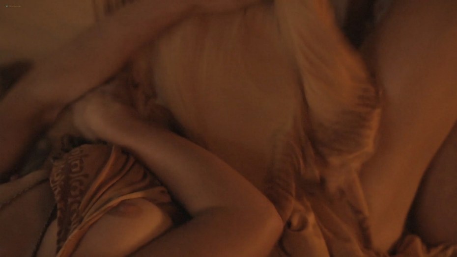 Анна Хатчисон Спартак nude