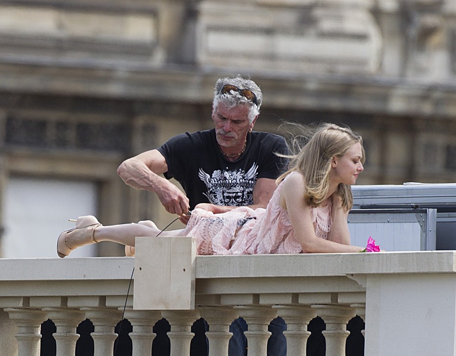 Аманда Сейфрид на лодке 18