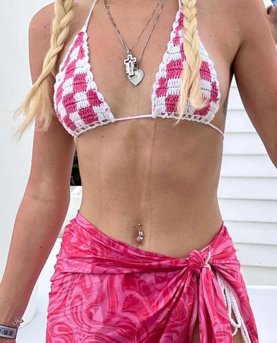 Юля гаврилина в бассейне