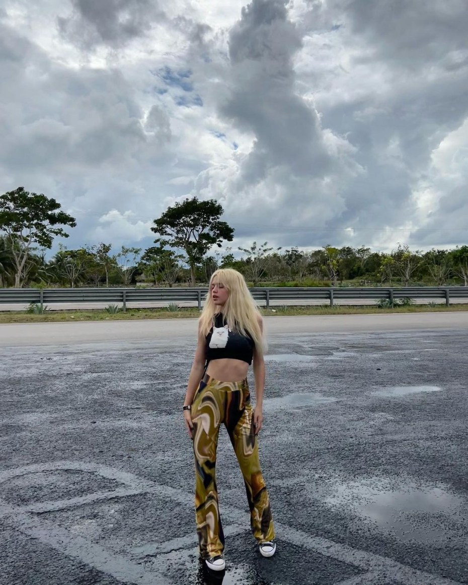 Юлька шпулька слив