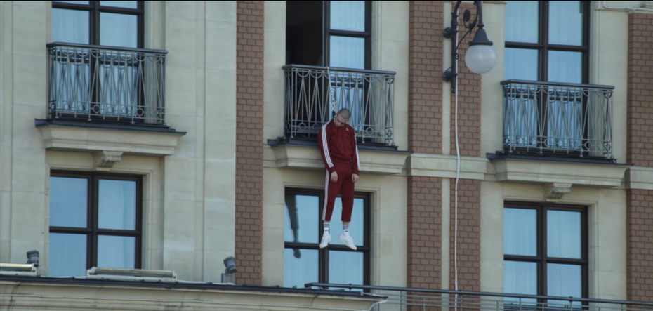 Хаски повесился на балконе