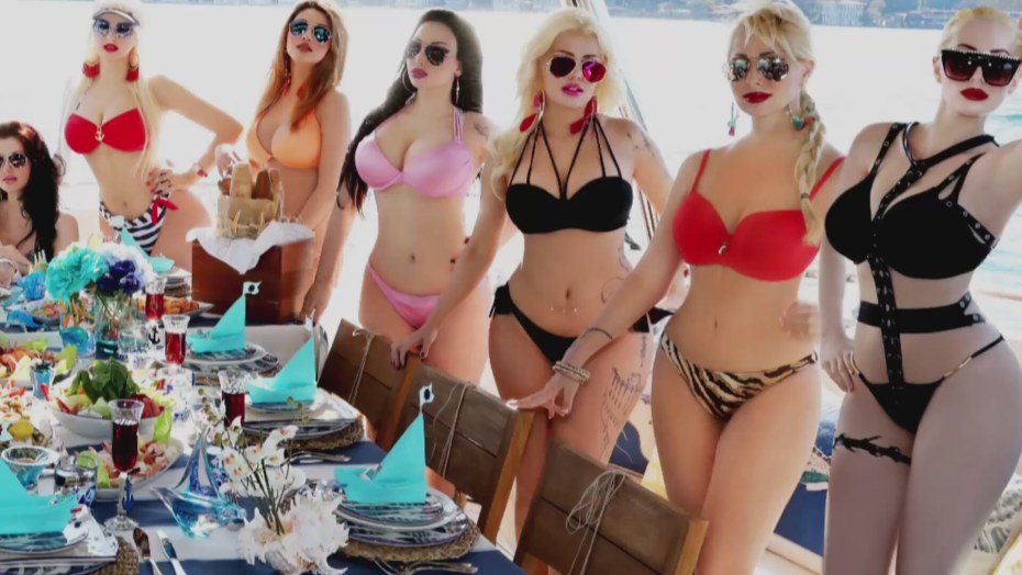 Аднан Октар му kedicikler Bikini