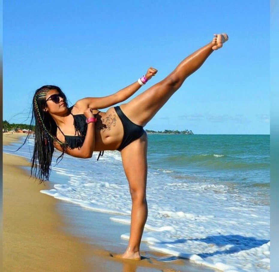 Chloe Lovette upskirt(sex