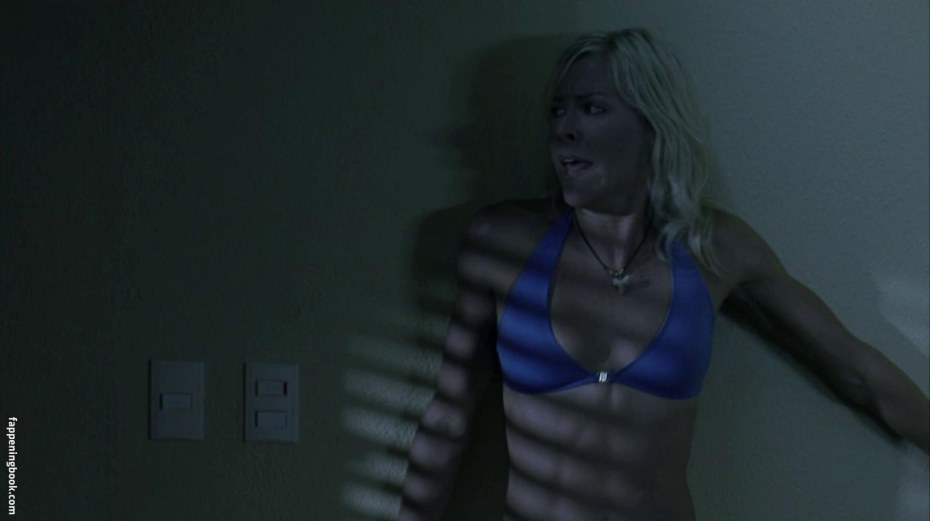 Бриттани Дэниел 18