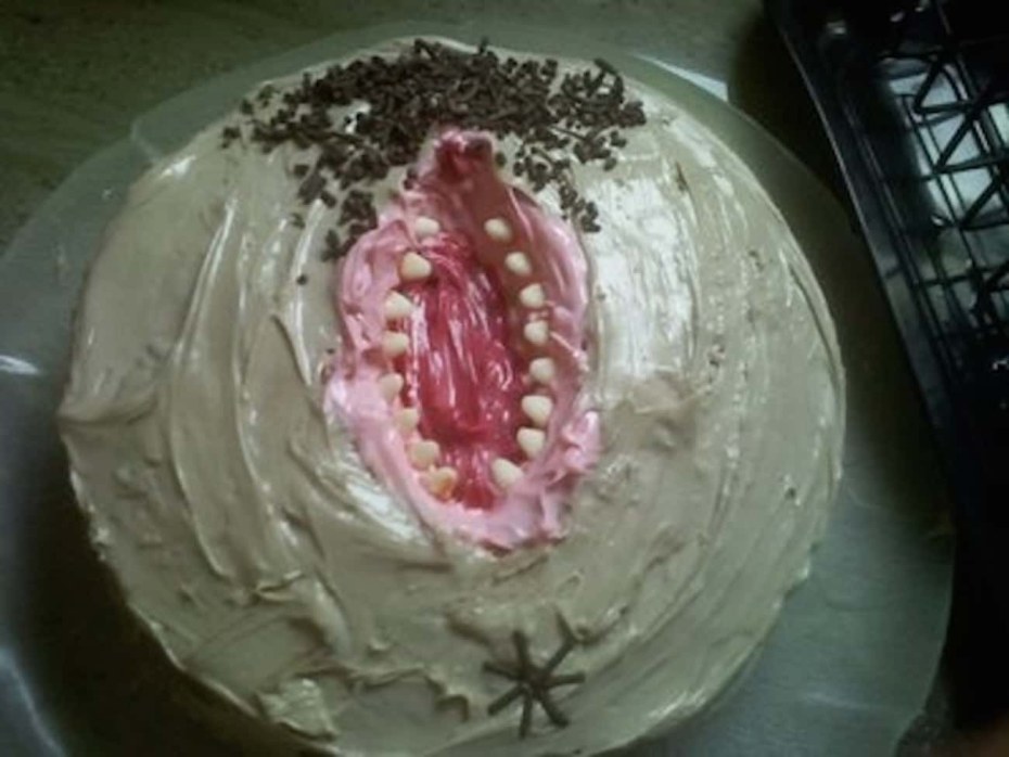 Торт с приколом для девушки