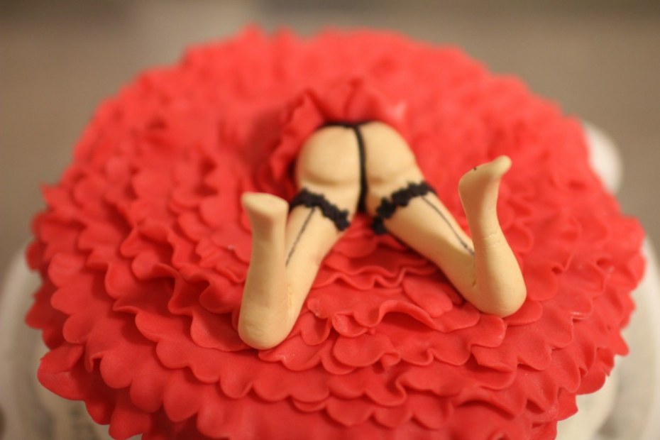 Торт смешной Happy Birthday