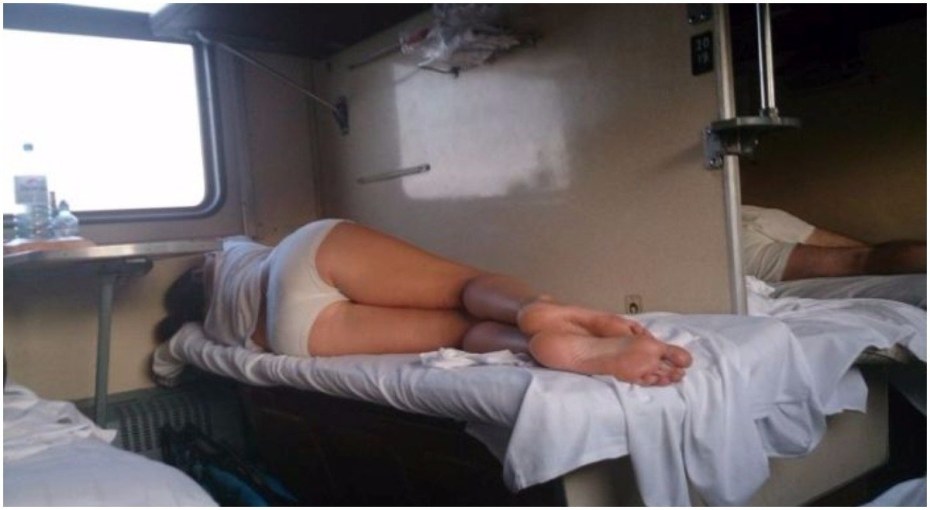 Девушки в плацкарте