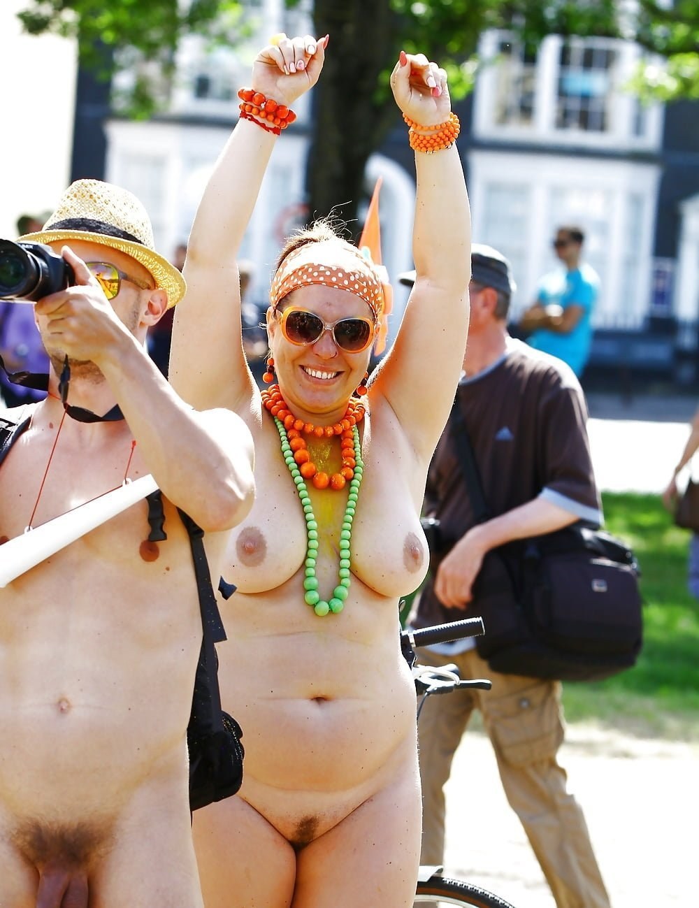 фестивали с голыми девками фото 62