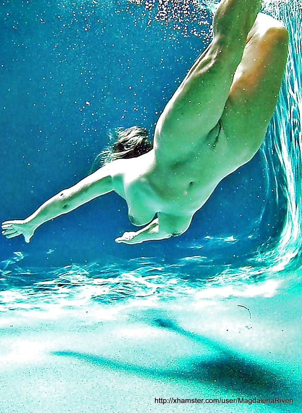 девушку голая на воде фото 93