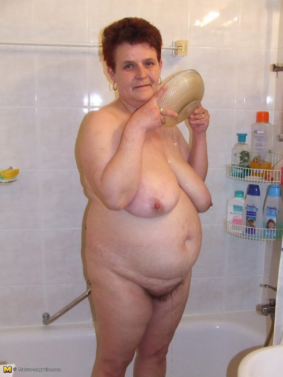 голых толстые женщины в душе фото 21